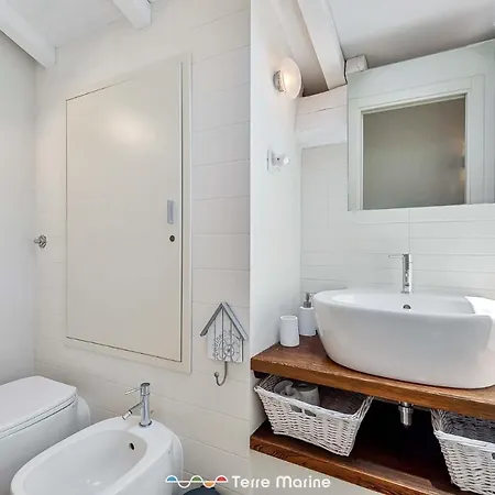 公寓 The Charme, Terremarine